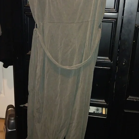 Dark green plus size jumpsuit. - Picture 5 of 5